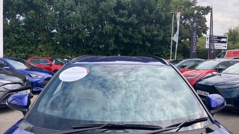 Toyota Yaris Cross 1.5 Hybrid Design 5dr CVT Hybrid Estate - Image 29