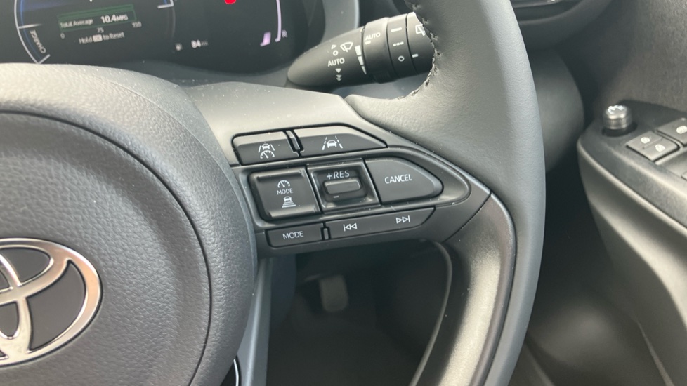 Toyota Yaris Cross 1.5 Hybrid Design 5dr CVT Hybrid Estate - Image 32