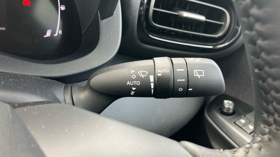 Toyota Yaris Cross 1.5 Hybrid Design 5dr CVT Hybrid Estate - Image 36
