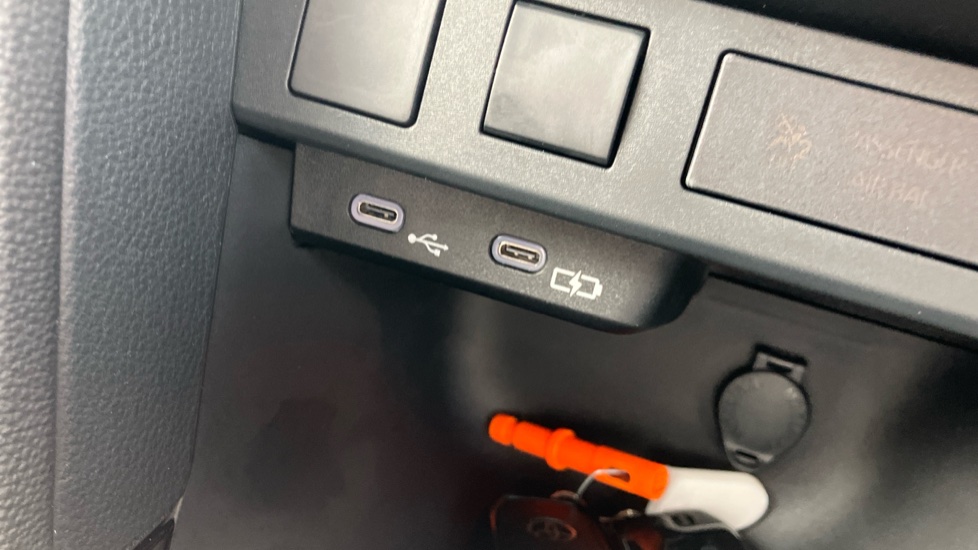 Toyota Yaris Cross 1.5 Hybrid Design 5dr CVT Hybrid Estate - Image 38