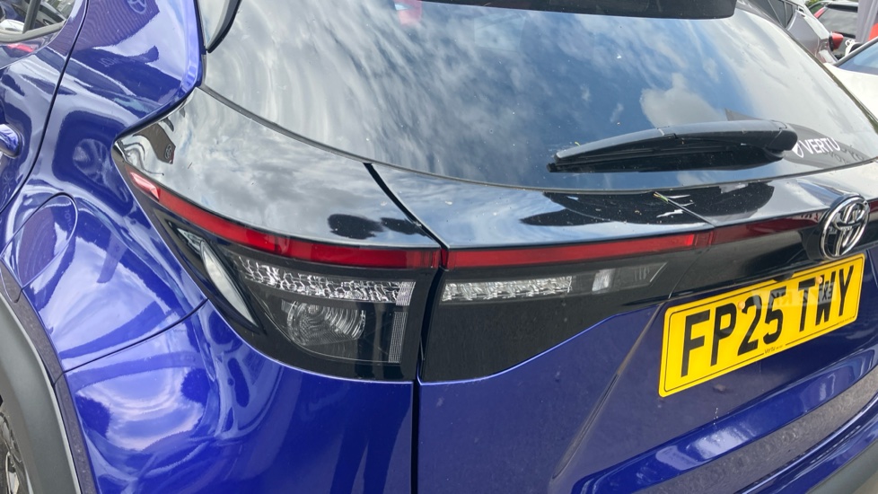 Toyota Yaris Cross 1.5 Hybrid Design 5dr CVT Hybrid Estate - Image 43