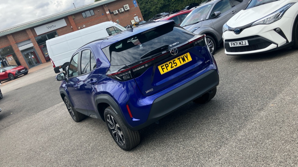 Toyota Yaris Cross 1.5 Hybrid Design 5dr CVT Hybrid Estate - Image 52
