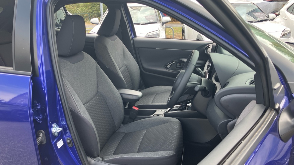 Toyota Yaris Cross 1.5 Hybrid Design 5dr CVT Hybrid Estate - Image 61