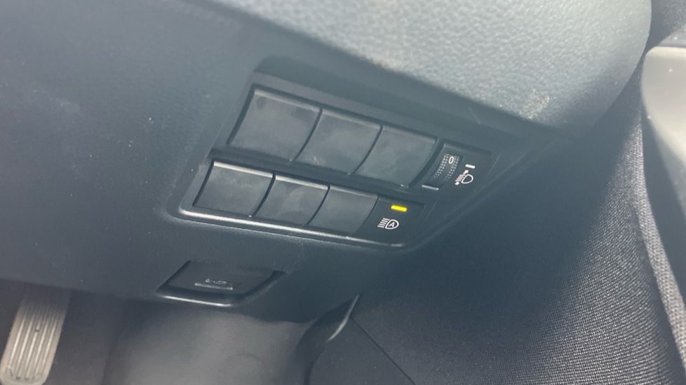 Toyota Yaris Cross 1.5 Hybrid Design 5dr CVT Hybrid Estate - Image 67