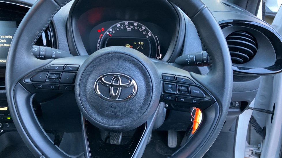 Toyota Aygo X 1.0 VVT-i Edge 5dr Petrol Hatchback - Image 10