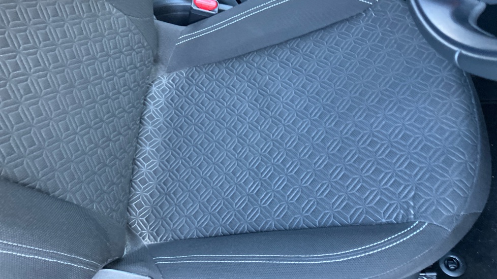 Toyota Aygo X 1.0 VVT-i Edge 5dr Petrol Hatchback - Image 17