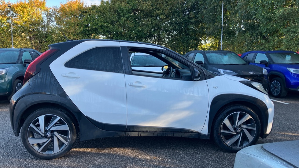 Toyota Aygo X 1.0 VVT-i Edge 5dr Petrol Hatchback - Image 23