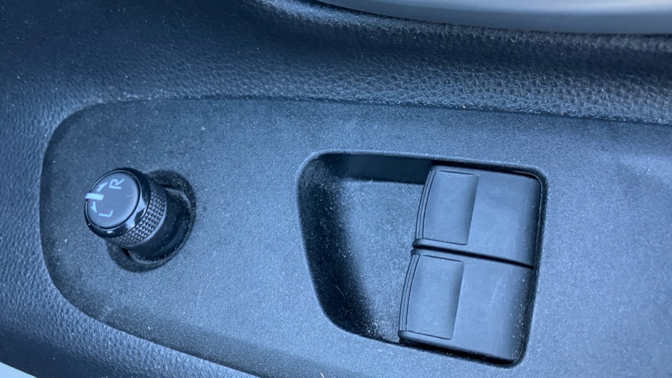 Toyota Aygo X 1.0 VVT-i Edge 5dr Petrol Hatchback - Image 33