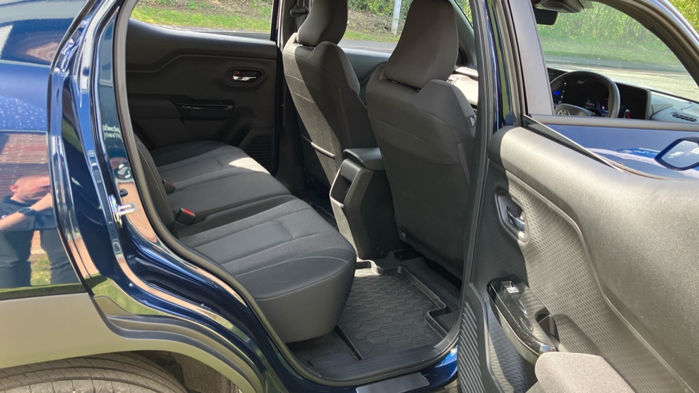 Toyota Urbancruiser 128kW Design 61kWh 5dr Auto Electric Estate - Image 8