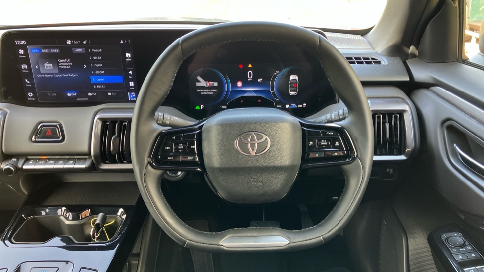 Toyota Urbancruiser 128kW Design 61kWh 5dr Auto Electric Estate - Image 10