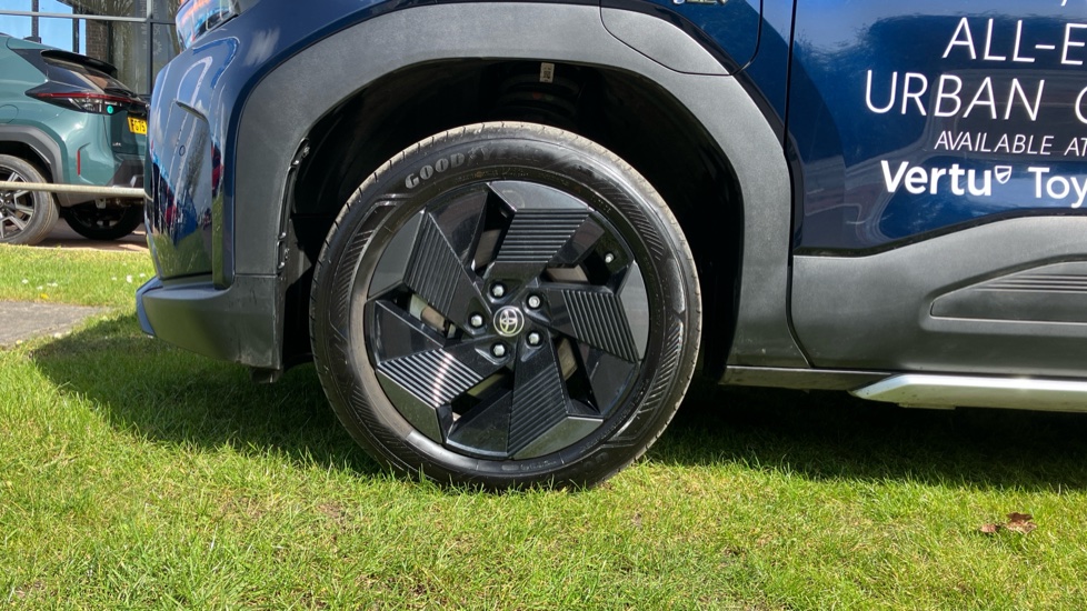 Toyota Urbancruiser 128kW Design 61kWh 5dr Auto Electric Estate - Image 25