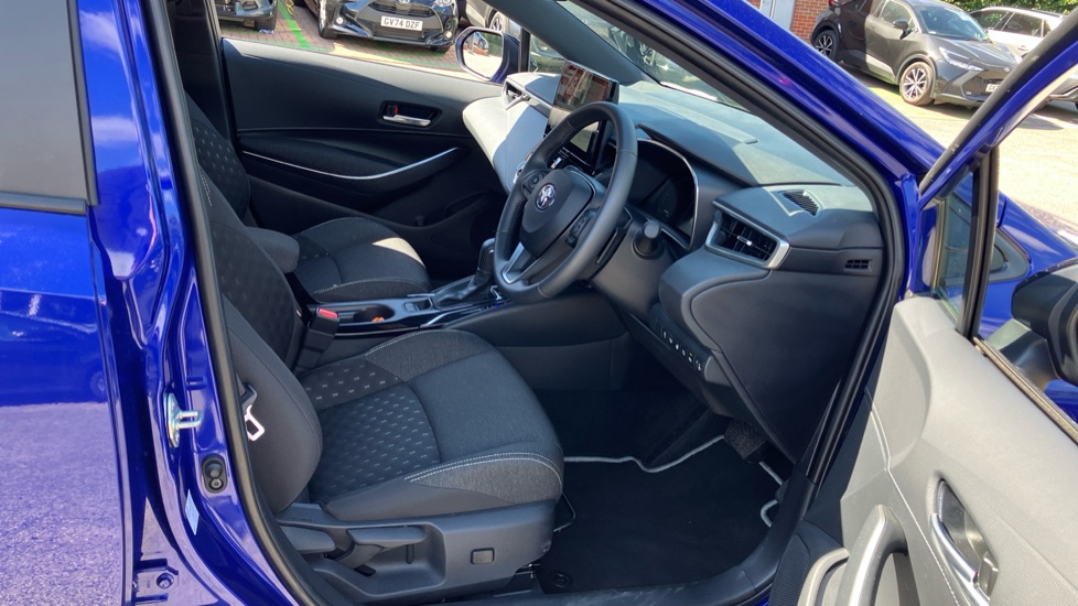 Toyota Corolla 2.0 Hybrid 178 Icon 5dr CVT Hybrid Hatchback - Image 12