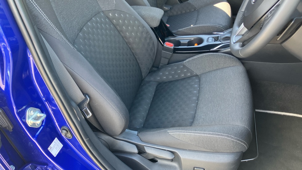 Toyota Corolla 2.0 Hybrid 178 Icon 5dr CVT Hybrid Hatchback - Image 17