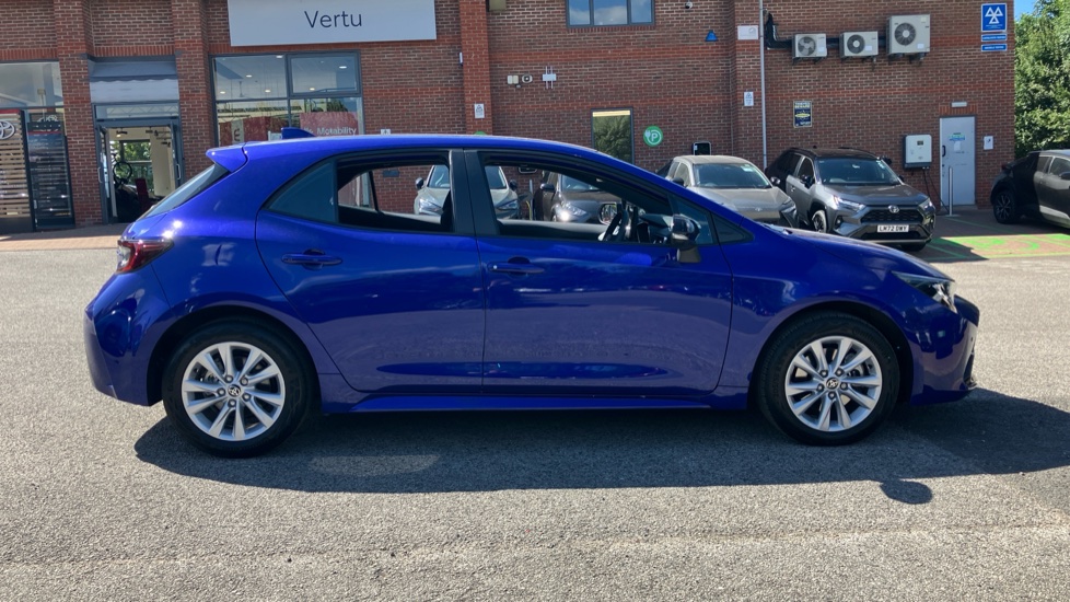 Toyota Corolla 2.0 Hybrid 178 Icon 5dr CVT Hybrid Hatchback - Image 23