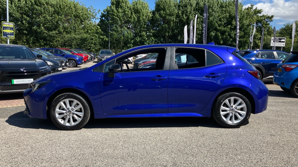 Toyota Corolla 2.0 Hybrid 178 Icon 5dr CVT Hybrid Hatchback - Image 24