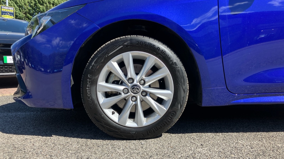 Toyota Corolla 2.0 Hybrid 178 Icon 5dr CVT Hybrid Hatchback - Image 25