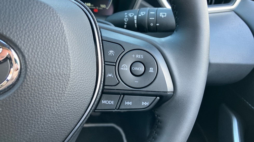 Toyota Corolla 2.0 Hybrid 178 Icon 5dr CVT Hybrid Hatchback - Image 32