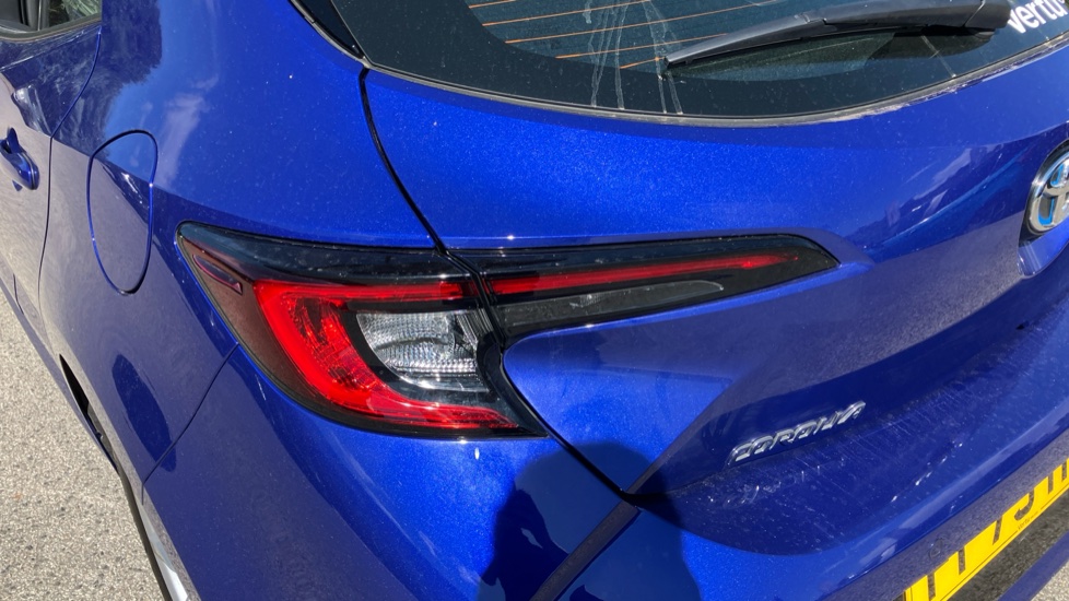 Toyota Corolla 2.0 Hybrid 178 Icon 5dr CVT Hybrid Hatchback - Image 47