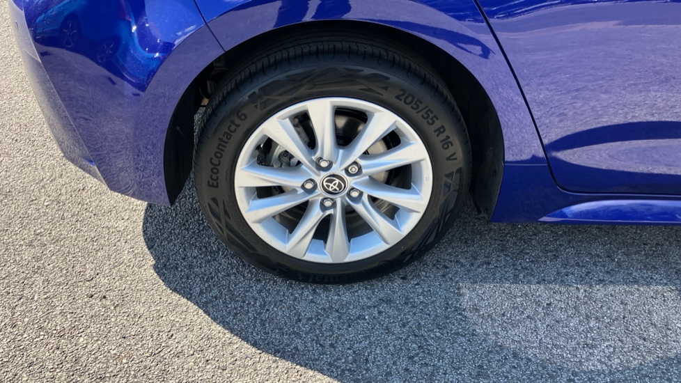 Toyota Corolla 2.0 Hybrid 178 Icon 5dr CVT Hybrid Hatchback - Image 59