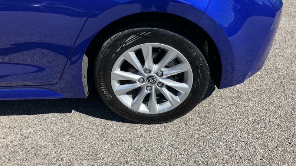 Toyota Corolla 2.0 Hybrid 178 Icon 5dr CVT Hybrid Hatchback - Image 60