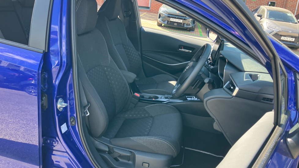 Toyota Corolla 2.0 Hybrid 178 Icon 5dr CVT Hybrid Hatchback - Image 64