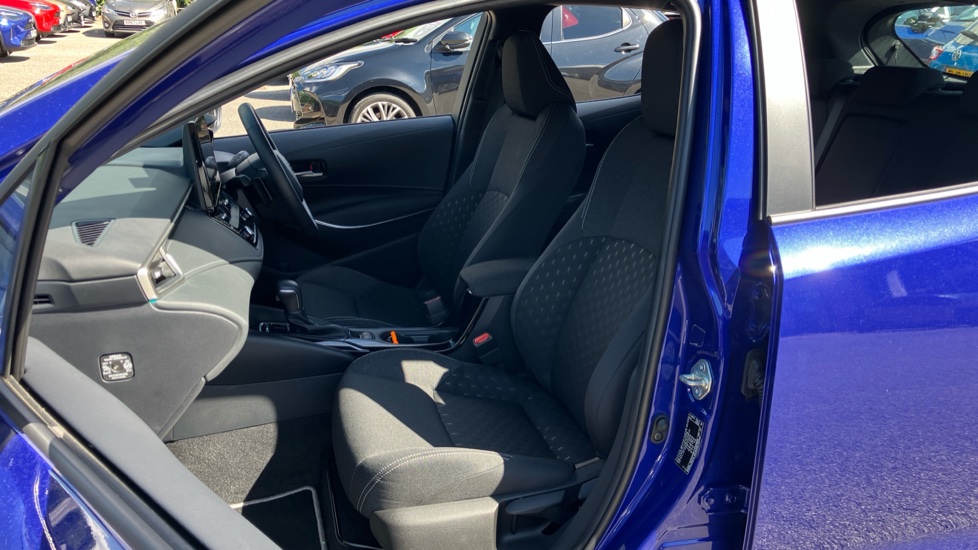 Toyota Corolla 2.0 Hybrid 178 Icon 5dr CVT Hybrid Hatchback - Image 68