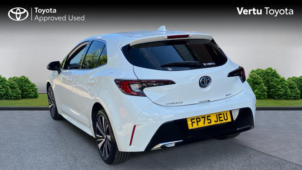 Toyota Corolla 1.8 Hybrid Design 5dr CVT Hybrid Hatchback - Image 4