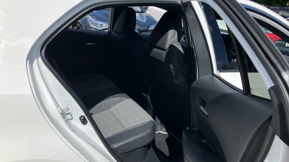 Toyota Corolla 1.8 Hybrid Design 5dr CVT Hybrid Hatchback - Image 8