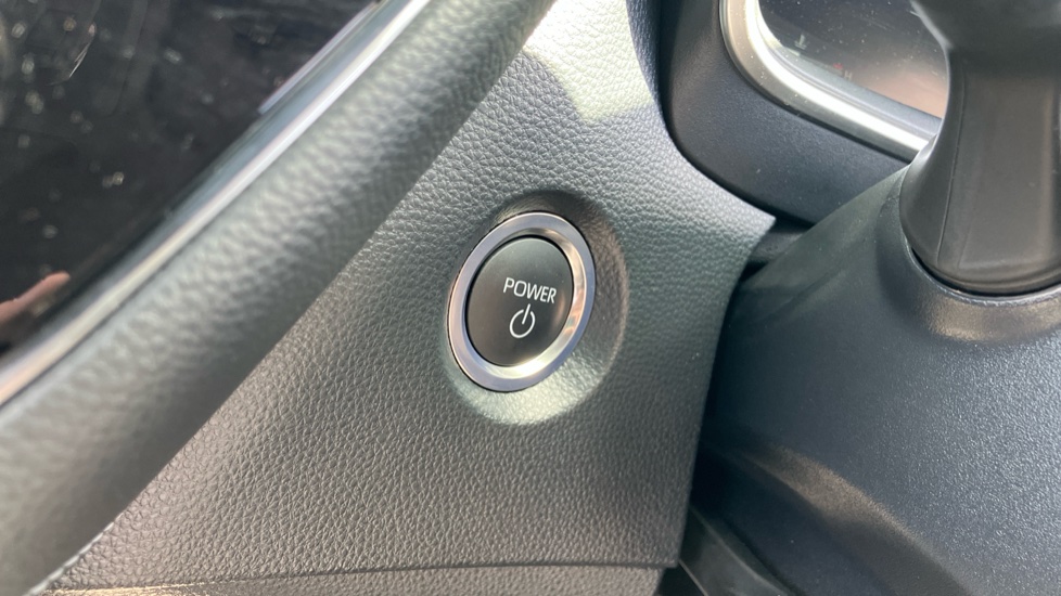 Toyota Corolla 1.8 Hybrid Design 5dr CVT Hybrid Hatchback - Image 16