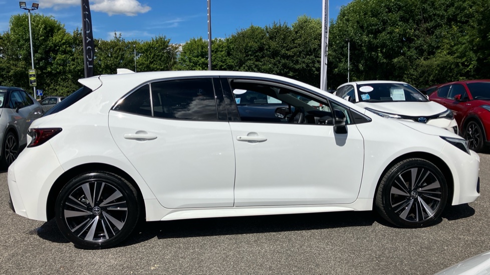 Toyota Corolla 1.8 Hybrid Design 5dr CVT Hybrid Hatchback - Image 23