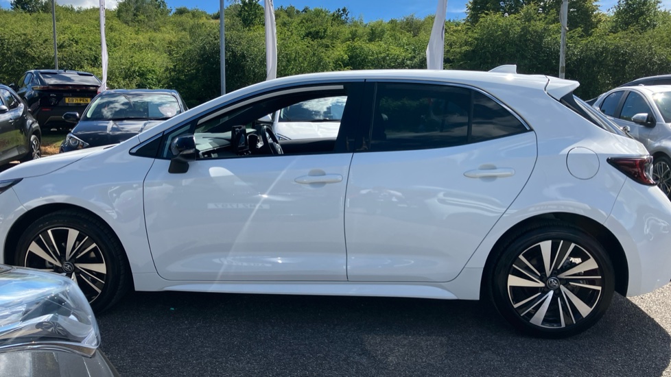 Toyota Corolla 1.8 Hybrid Design 5dr CVT Hybrid Hatchback - Image 24