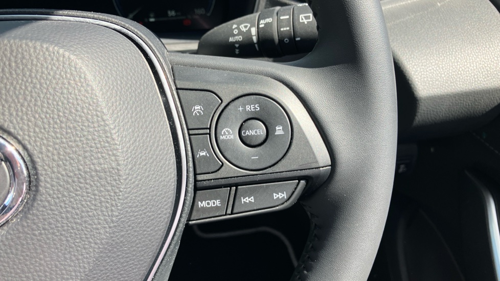 Toyota Corolla 1.8 Hybrid Design 5dr CVT Hybrid Hatchback - Image 32