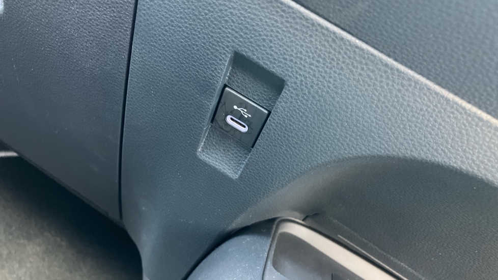 Toyota Corolla 1.8 Hybrid Design 5dr CVT Hybrid Hatchback - Image 39