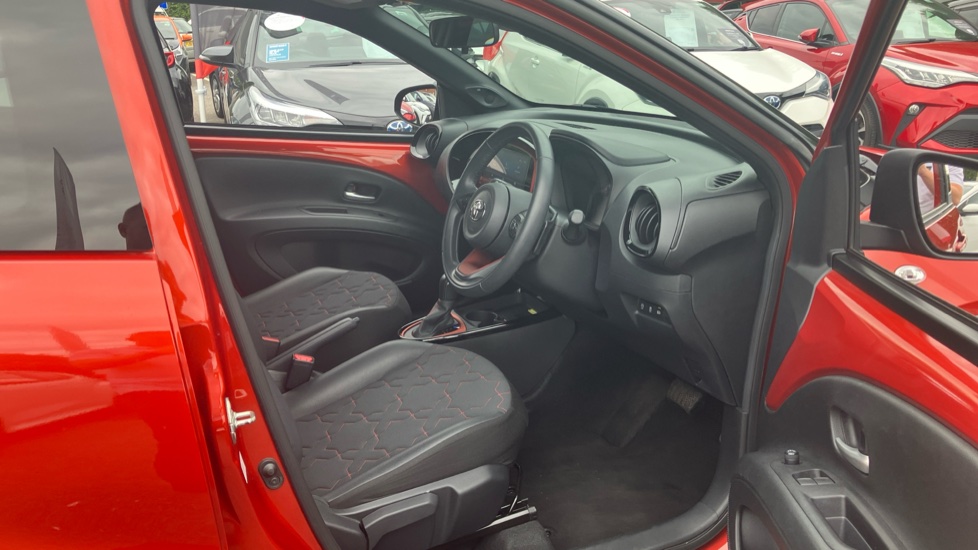 Toyota Aygo X 1.0 VVT-i Exclusive 5dr Petrol Hatchback - Image 12