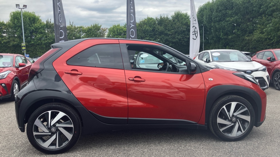 Toyota Aygo X 1.0 VVT-i Exclusive 5dr Petrol Hatchback - Image 23