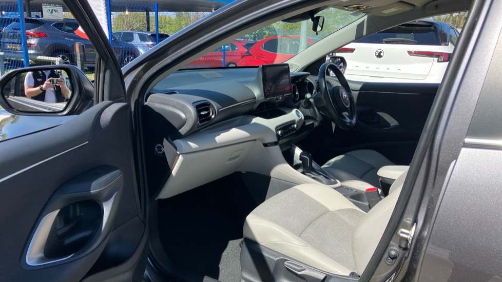 Toyota Yaris 1.5 Hybrid Excel 5dr CVT Hybrid Hatchback - Image 5