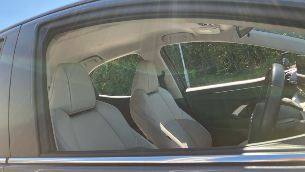 Toyota Yaris 1.5 Hybrid Excel 5dr CVT Hybrid Hatchback - Image 19