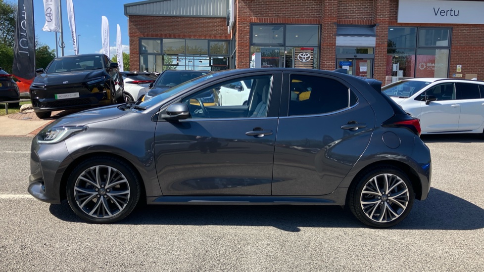 Toyota Yaris 1.5 Hybrid Excel 5dr CVT Hybrid Hatchback - Image 24