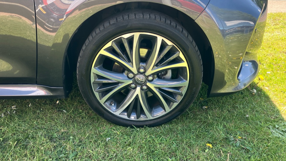 Toyota Yaris 1.5 Hybrid Excel 5dr CVT Hybrid Hatchback - Image 55
