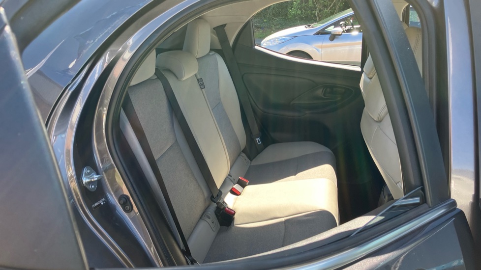Toyota Yaris 1.5 Hybrid Excel 5dr CVT Hybrid Hatchback - Image 63