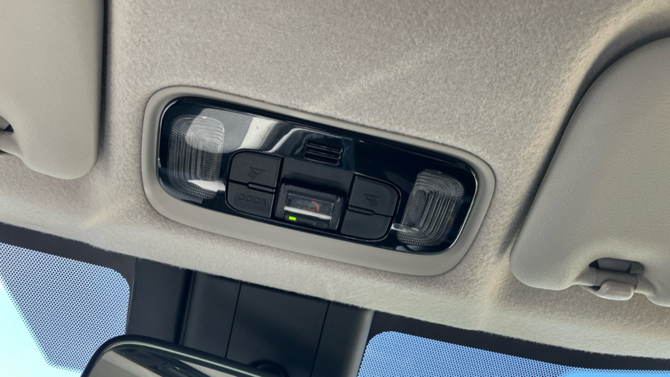 Toyota Yaris 1.5 Hybrid Excel 5dr CVT Hybrid Hatchback - Image 72