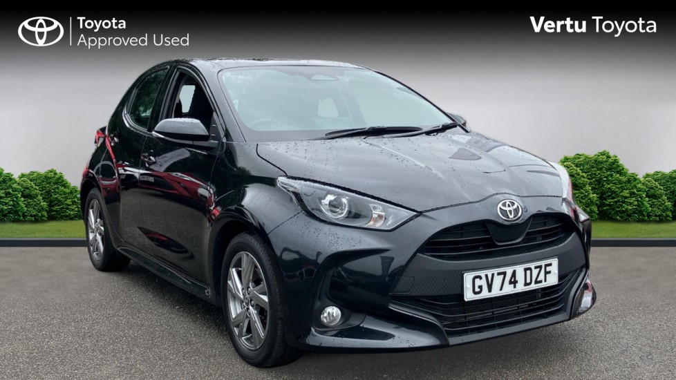 Toyota Yaris 1.5 Hybrid Icon 5dr CVT Hybrid Hatchback - Image 1