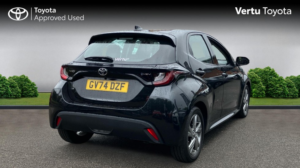 Toyota Yaris 1.5 Hybrid Icon 5dr CVT Hybrid Hatchback - Image 2