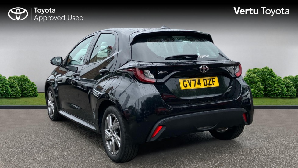 Toyota Yaris 1.5 Hybrid Icon 5dr CVT Hybrid Hatchback - Image 4