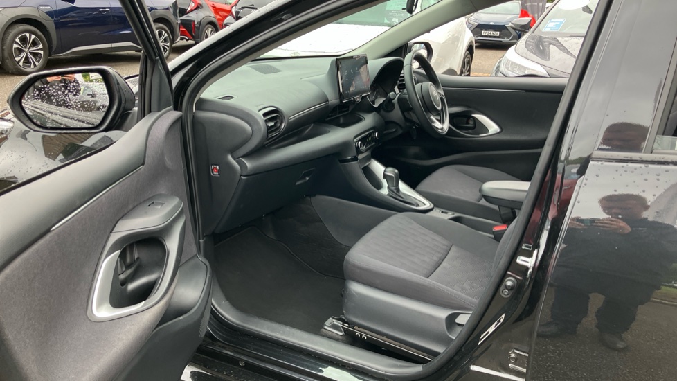 Toyota Yaris 1.5 Hybrid Icon 5dr CVT Hybrid Hatchback - Image 5