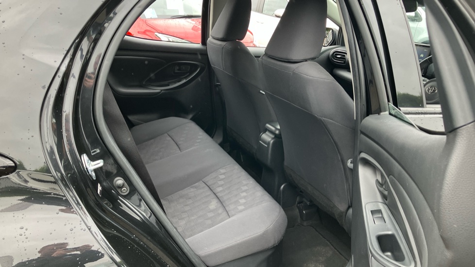 Toyota Yaris 1.5 Hybrid Icon 5dr CVT Hybrid Hatchback - Image 8