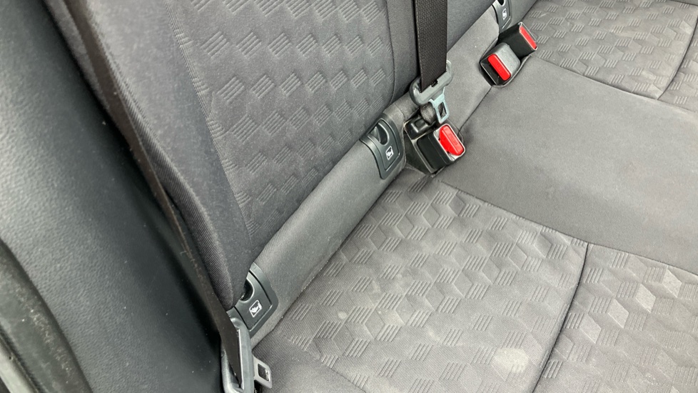 Toyota Yaris 1.5 Hybrid Icon 5dr CVT Hybrid Hatchback - Image 14