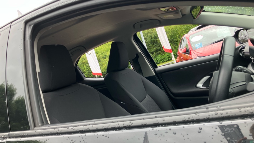 Toyota Yaris 1.5 Hybrid Icon 5dr CVT Hybrid Hatchback - Image 19