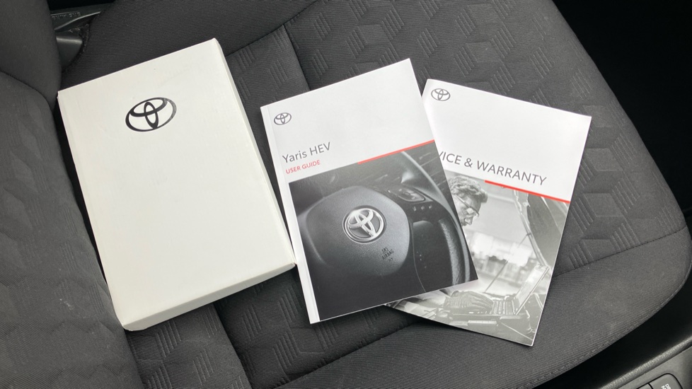 Toyota Yaris 1.5 Hybrid Icon 5dr CVT Hybrid Hatchback - Image 27