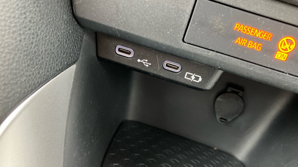Toyota Yaris 1.5 Hybrid Icon 5dr CVT Hybrid Hatchback - Image 38